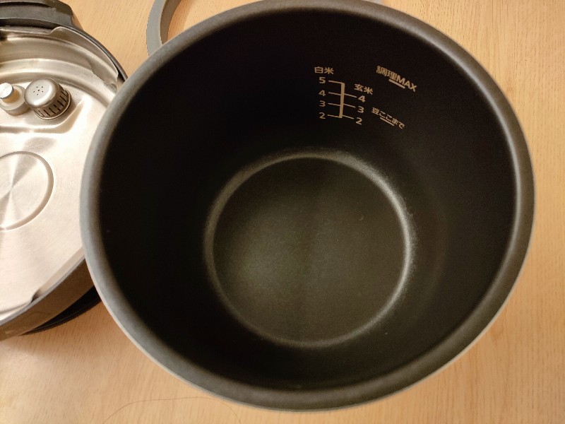 電気圧力鍋の鍋